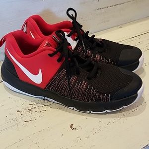 nike hustle quick red